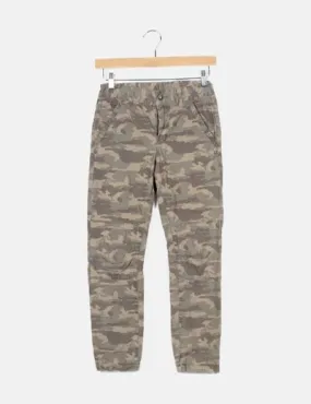 Benetton Pantalón verde estampado militar