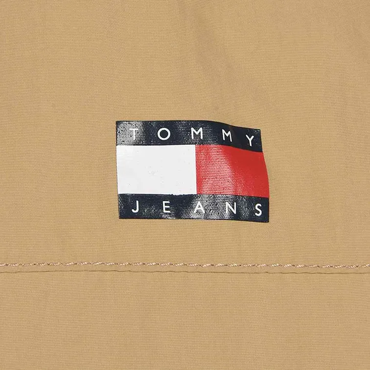 CORTAVIENTOS CON CAPUCHA HOMBRE TOMMY JEANS CHICAGO