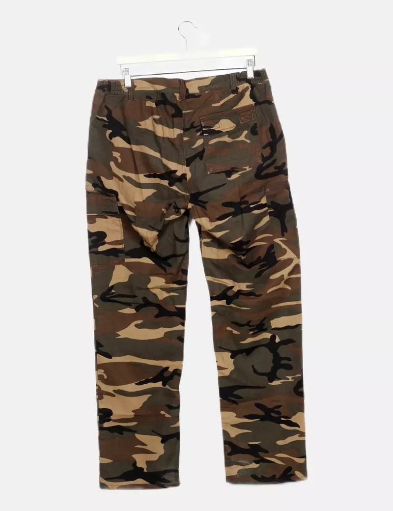 Decathlon Pantalón cargo estampado militar