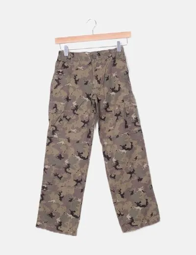 Decathlon Pantalón verde estampado militar