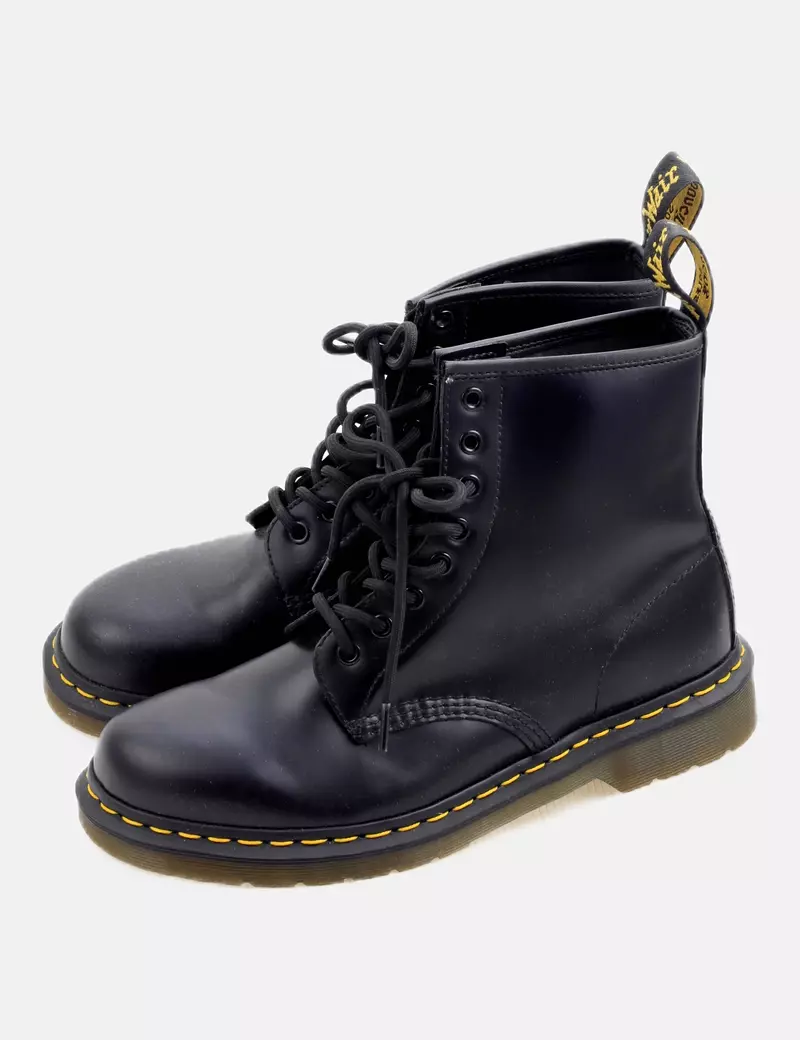 Dr Martens Bota militar negra acordonada