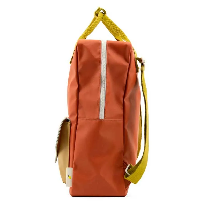 Mochila Sticky Lemon grande impermeable rojo quemado con asa marrón