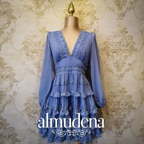 Vestido Azul Cielo Corto Gasa con Tira Bordada Manga Larga