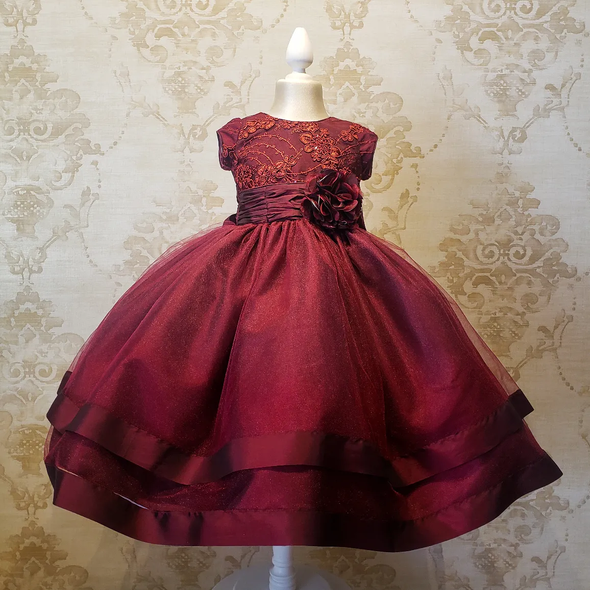 Vestido de Niña Fiesta Vino con Flor Listón en Falda Talla 3 a 8 Años